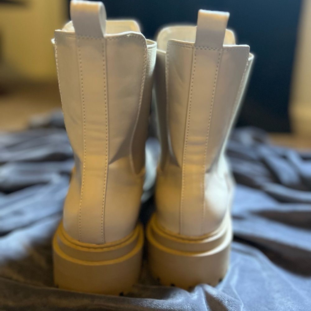 Beige platform boots - Picture 4 of 4